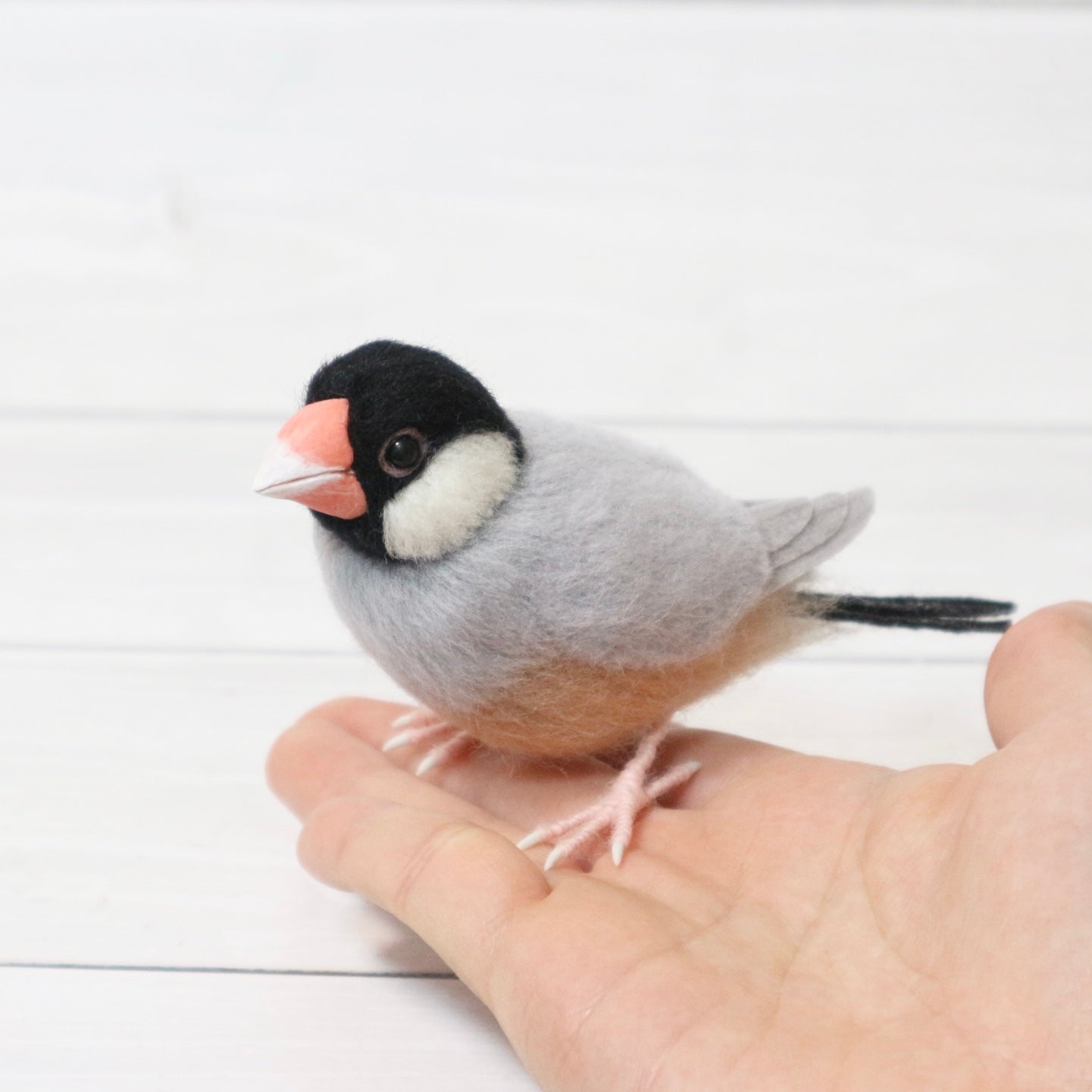 羊毛フェルトの桜文鳥