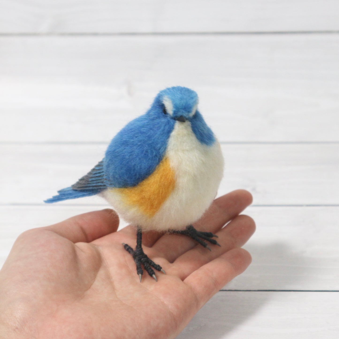 羊毛フェルトのルリビタキ